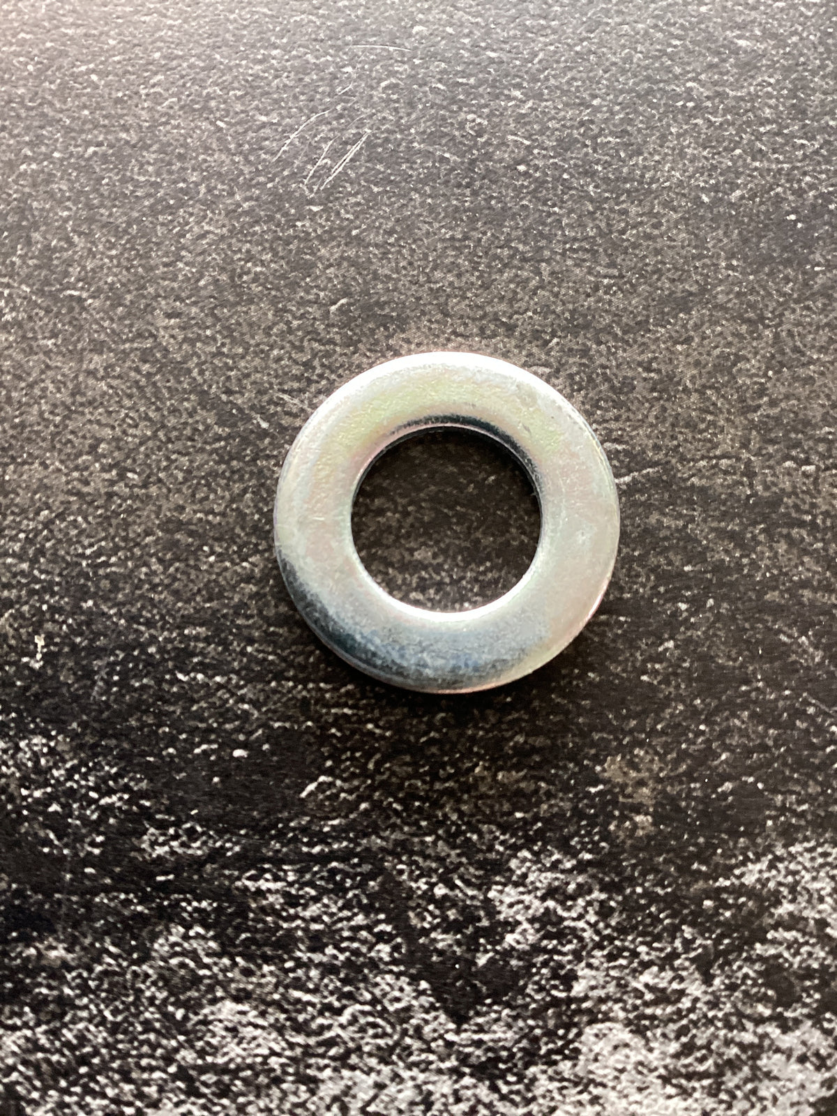 Mahindra Parts - Washer 12 13x 24x2,5 U6592 Zn | Part #F01410076R