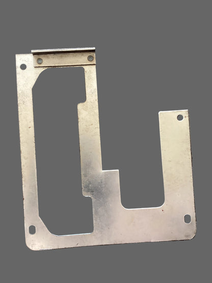 Mahindra Parts - Vtu Cover Plate With Auxiliary Valve Lever Cutout | Part #007531302B91