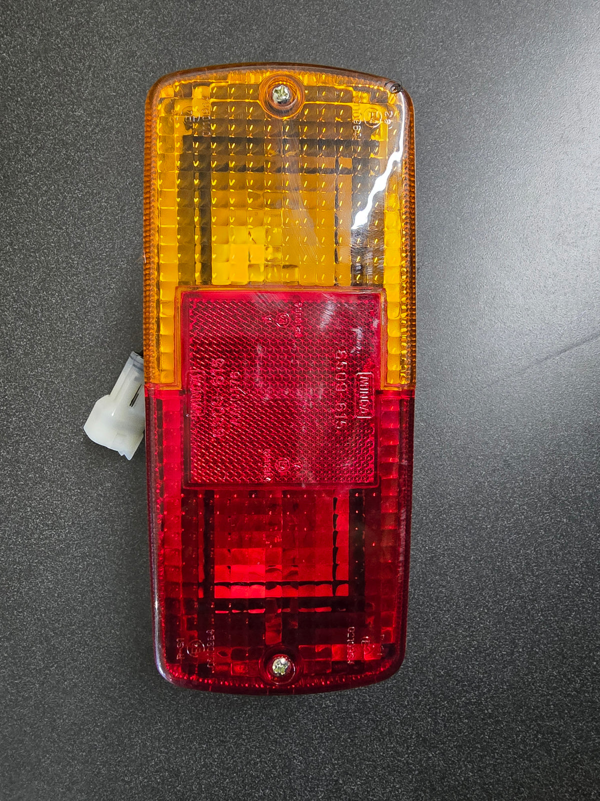 Mahindra Parts - Lamp Comb Rear Sector (Amber & Red Lens) | Part #000013035P04