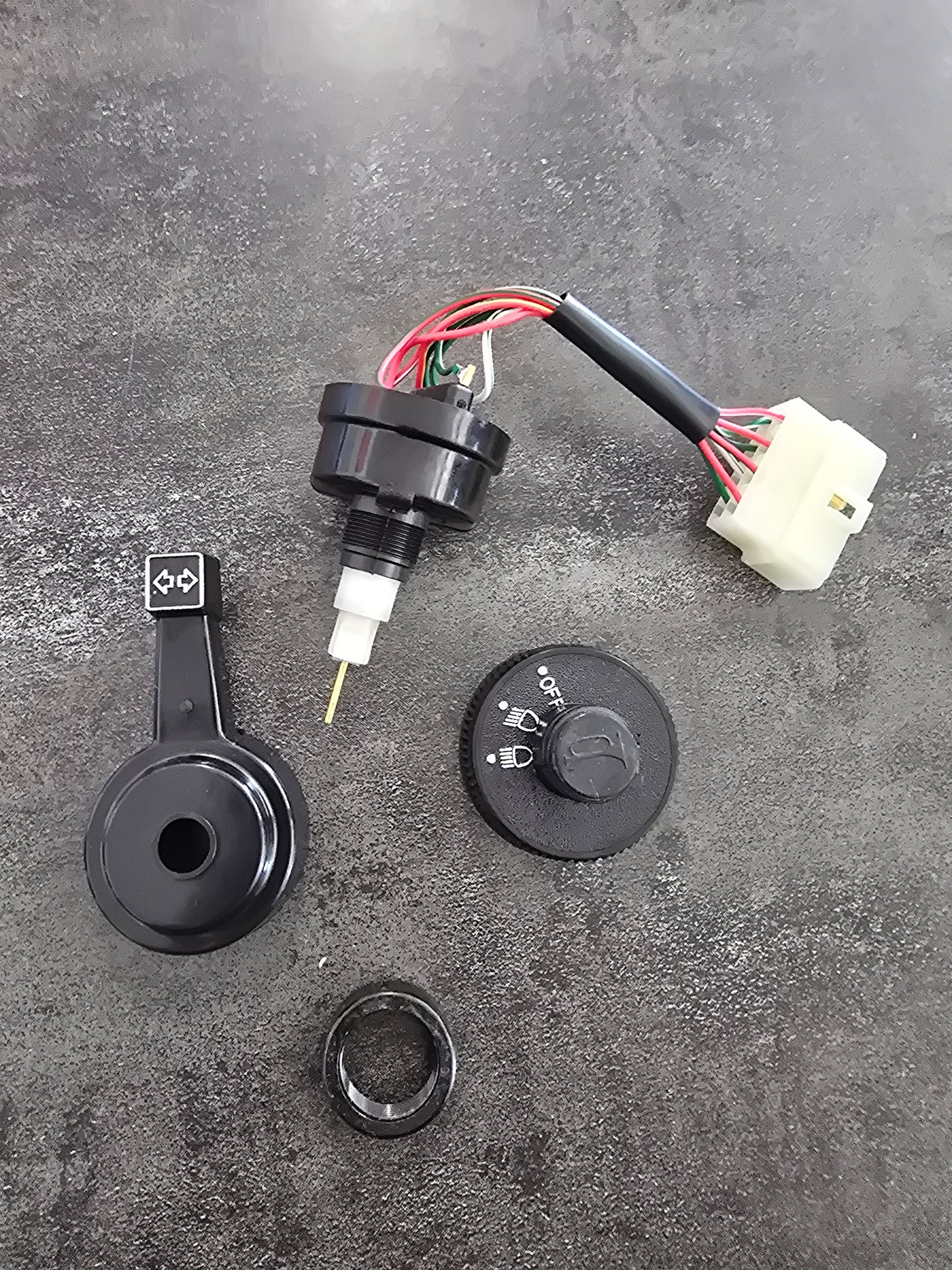 Mahindra Tractor Combination Light Switch 15446230010