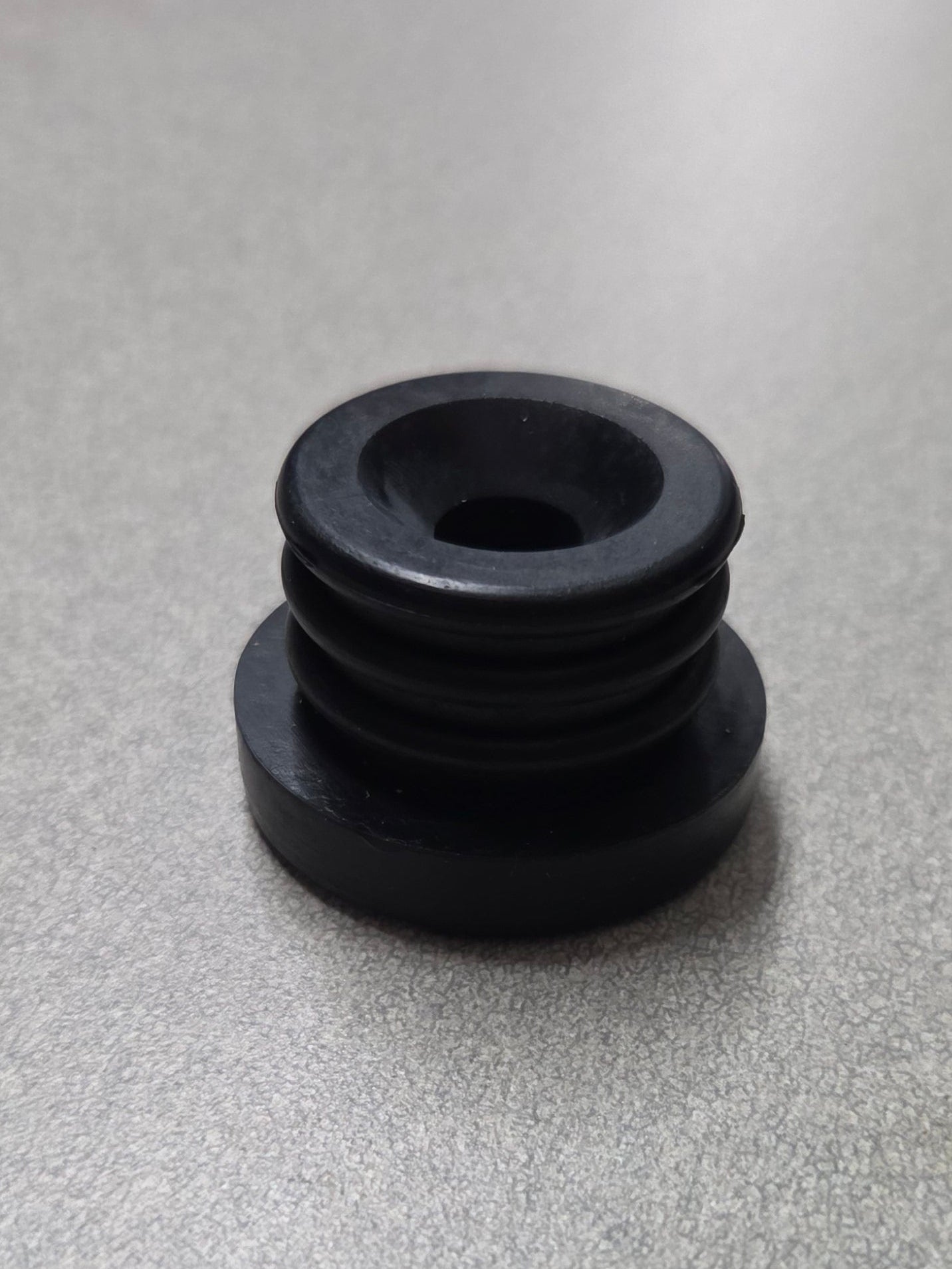 Mahindra Tractor Front Axle Fill Plug / Cap 11911211000