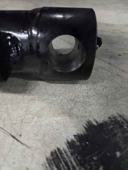 Mahindra Tractor Loader Tilt Cylinder KMW31502159