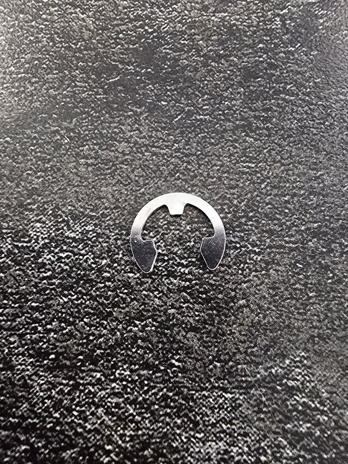 Mahindra Tractor Door Hinge Pin Snap Ring V7082400070