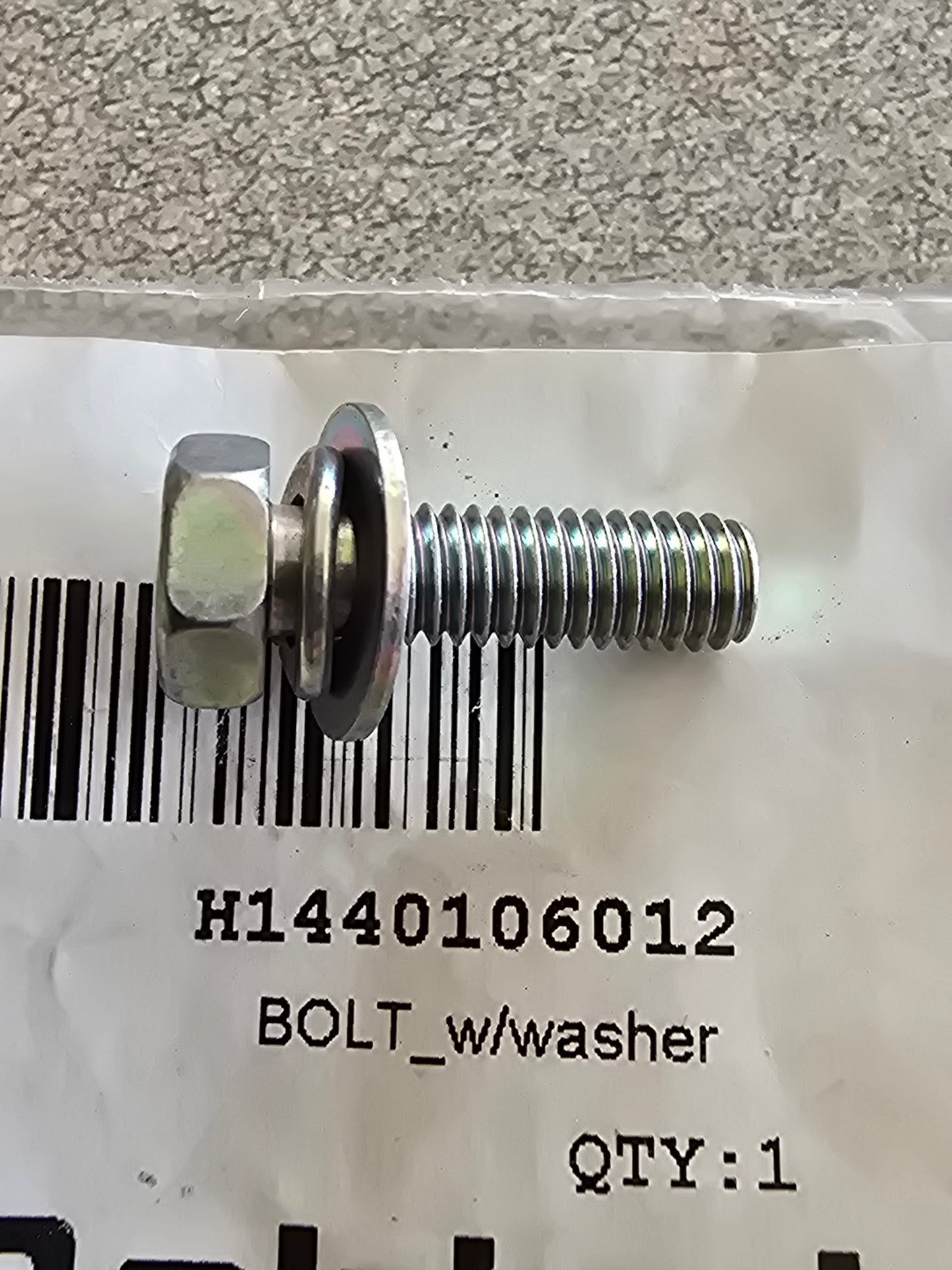 Mahindra Tractor Bolt, W/washer H1440106012