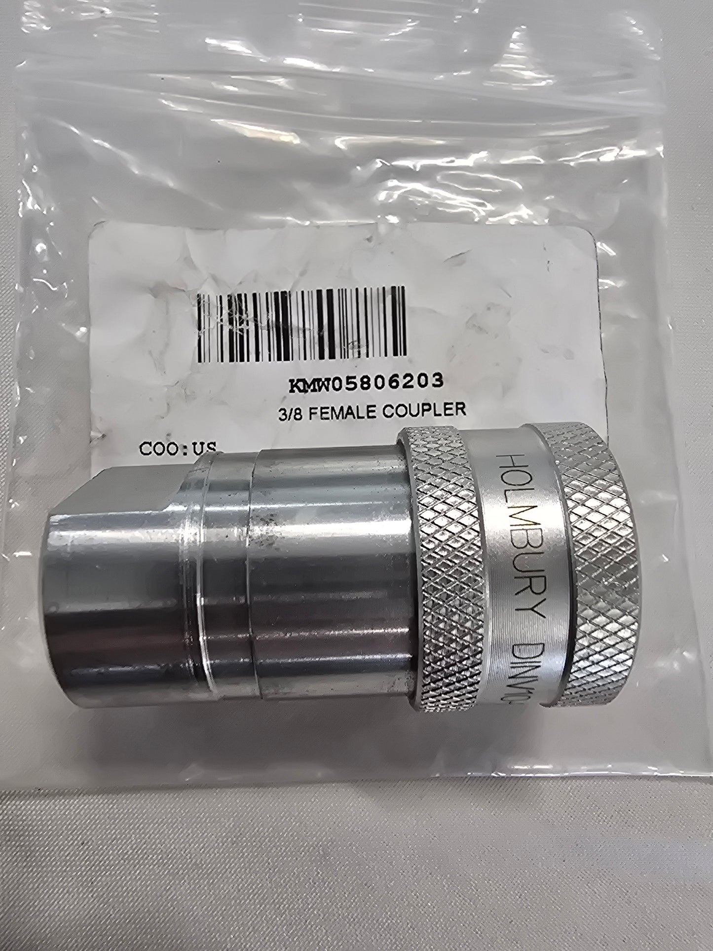 Mahindra Tractor Loader / Backhoe Female Quick Coupler KMW05806203